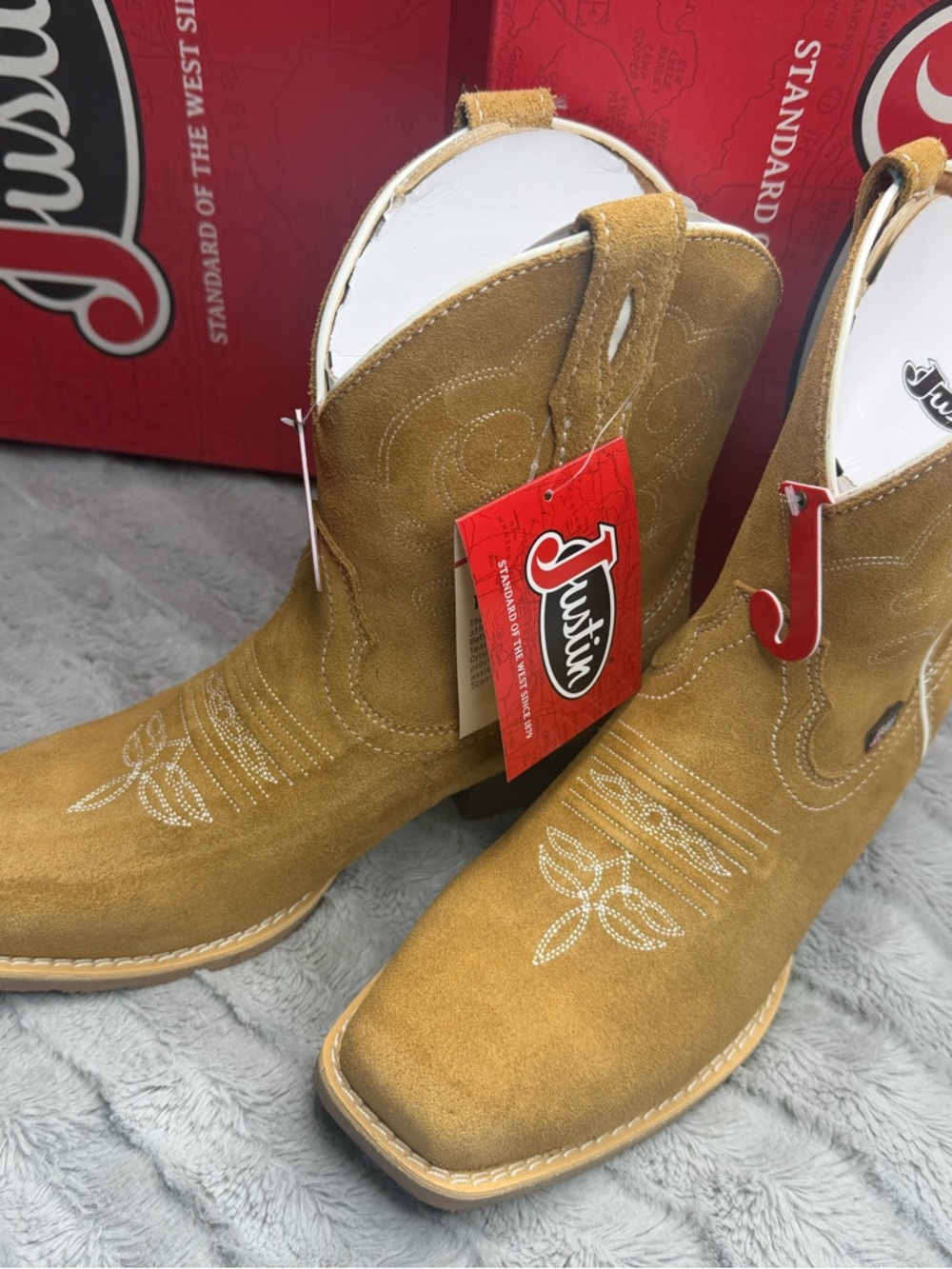 New in Box Justin Women's Gypsy Suede Western Booties Camel Color Size 10 B - Picture 4 of 8